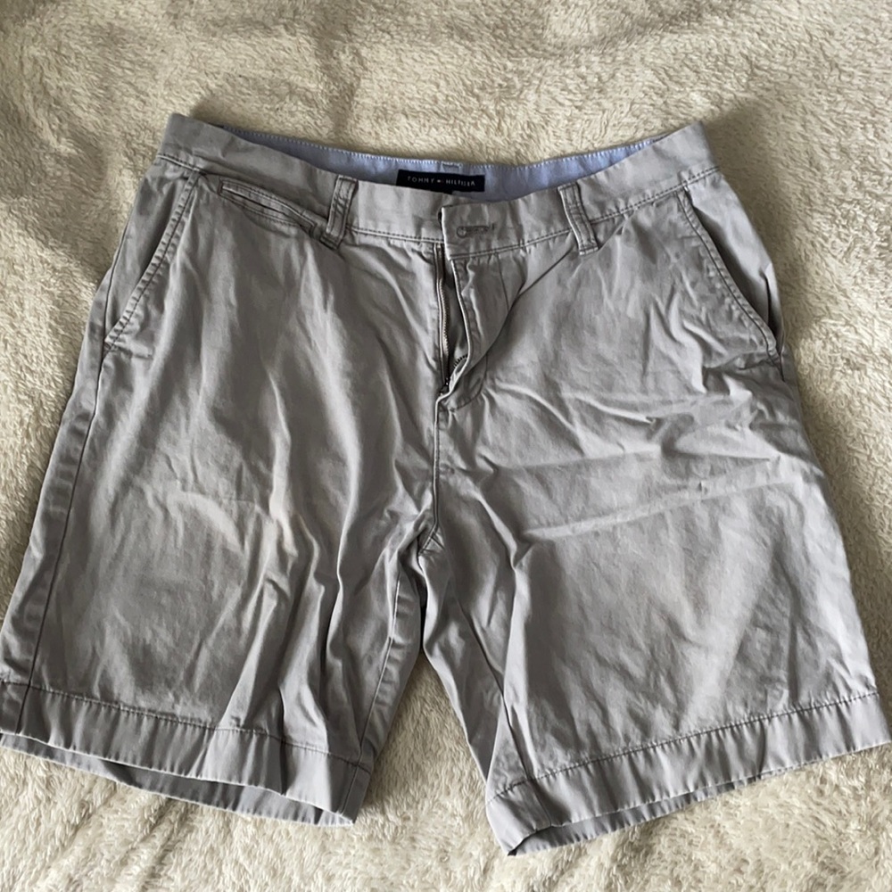 Men’s Tommy Hilfiger Gray Shorts Size 33
